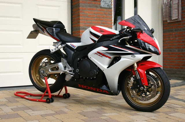 Honda cbr100rr 2004