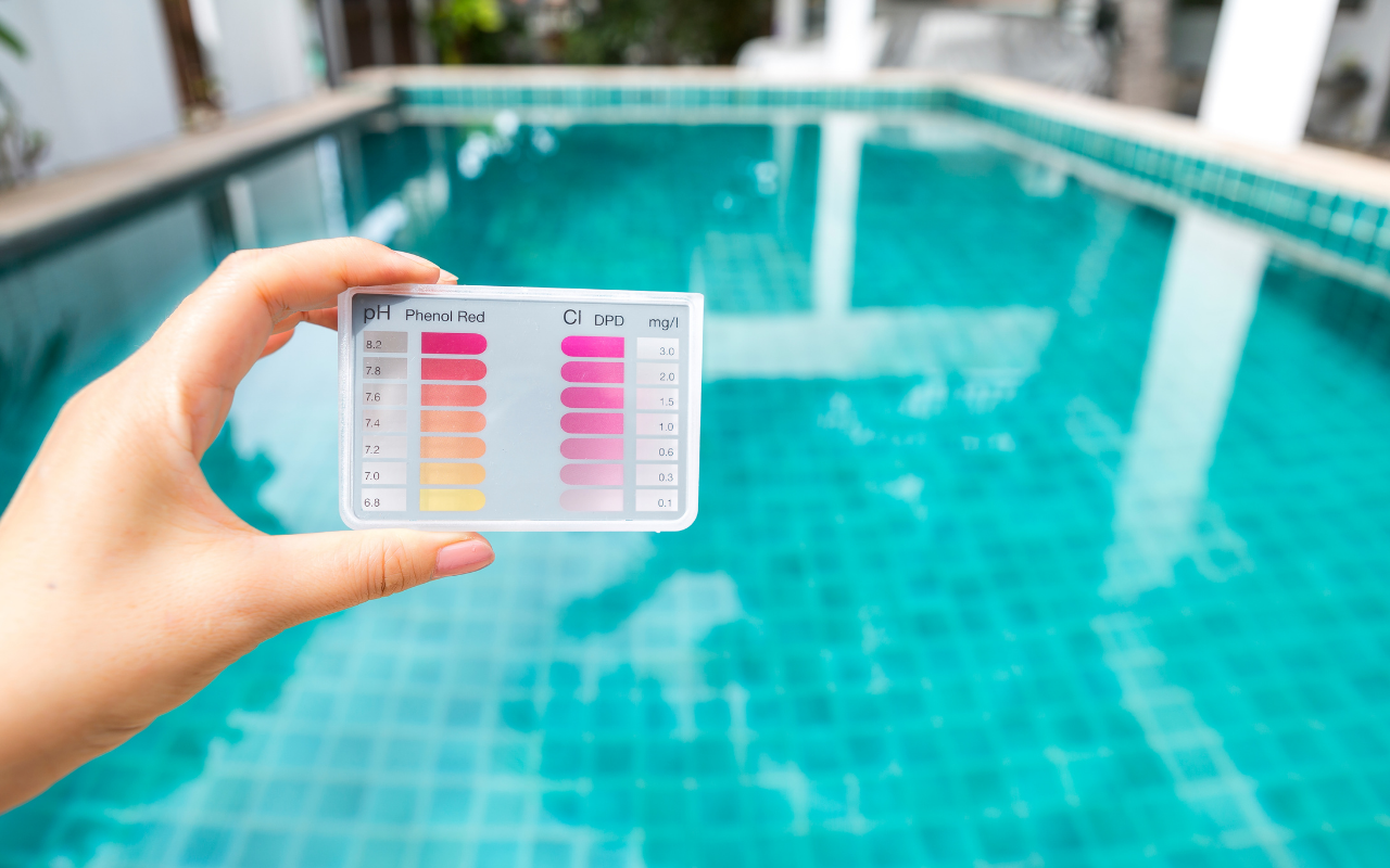 How clear does pool water look?