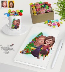 Kişiye Özel Yeni Yıl Kız Kardeşler Karikatürlü Beyaz Defter Kalem Türk Kahvesi Fincanı ve Kutulu Haribo Şeker Hediye Seti-3