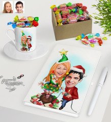 Kişiye Özel Yeni Yıl Sevgililer Karikatürlü Beyaz Defter Kalem Türk Kahvesi Fincanı ve Kutulu Haribo Şeker Hediye Seti-1