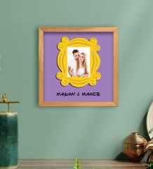 BK Gift Kişiye Özel Fotoğraflı Friends Kapı Çerçevesi Kabartmalı Ahşap Tablo