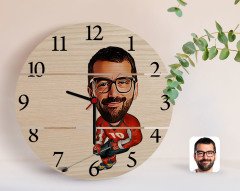 Kişiye Özel Erkek Hokeyci Karikatürlü Otantik Ahşap Palet Saat-1