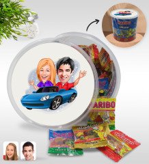 Kişiye Özel Sevgililer Karikatürlü Dev Boy Haribo Minis Kovası (10gx100adet) Model 52