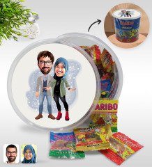 Kişiye Özel Sevgililer Karikatürlü Dev Boy Haribo Minis Kovası (10gx100adet) Model 60