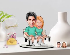 Kişiye Özel Sevgililer Karikatürlü 3D Ahşap Biblo ve Çikolatalı Kalp Bonbon Draje Hediye Seti-55